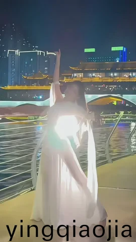 日韩午夜精品一区二区三区小说
